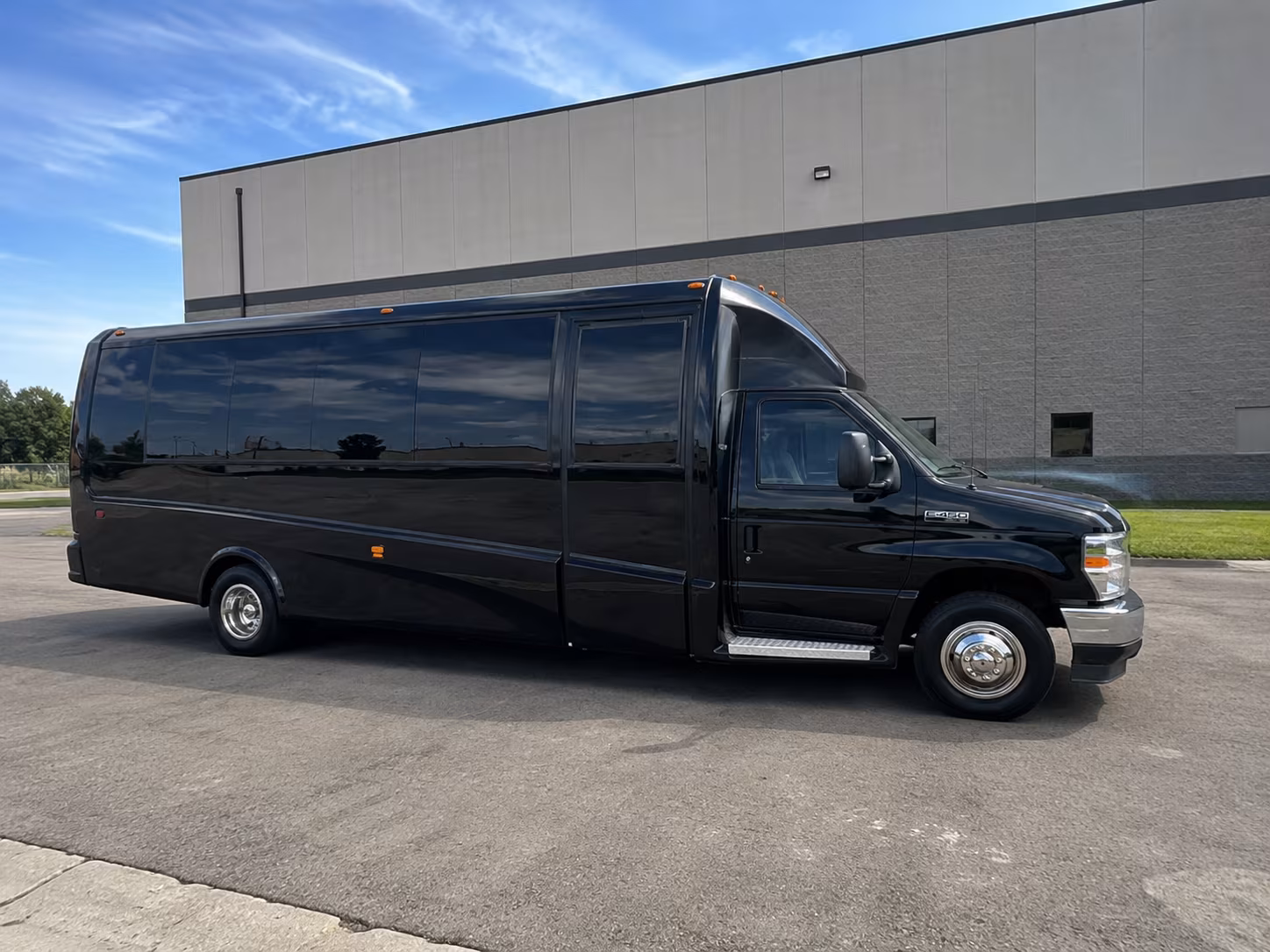 bus rentals for bands and performers traveling through burnsville