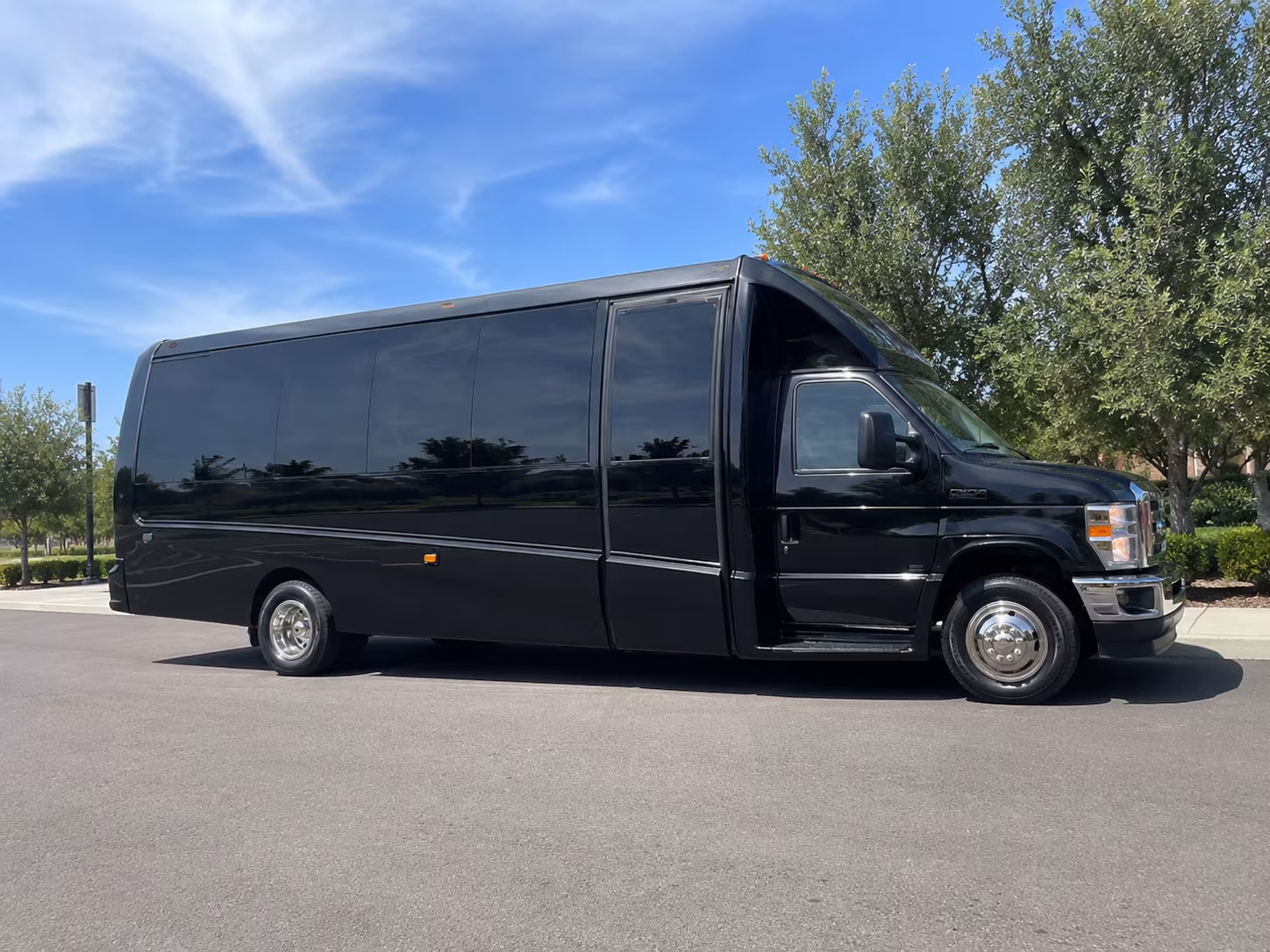 concert night shuttle buses for large groups around the south metro